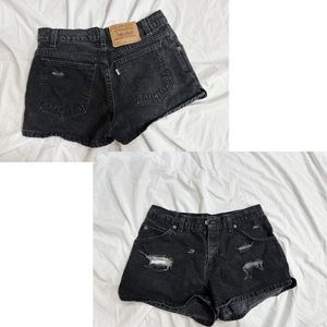[SOLD] Levi’s Black Denim Lightly Distressed Shorts